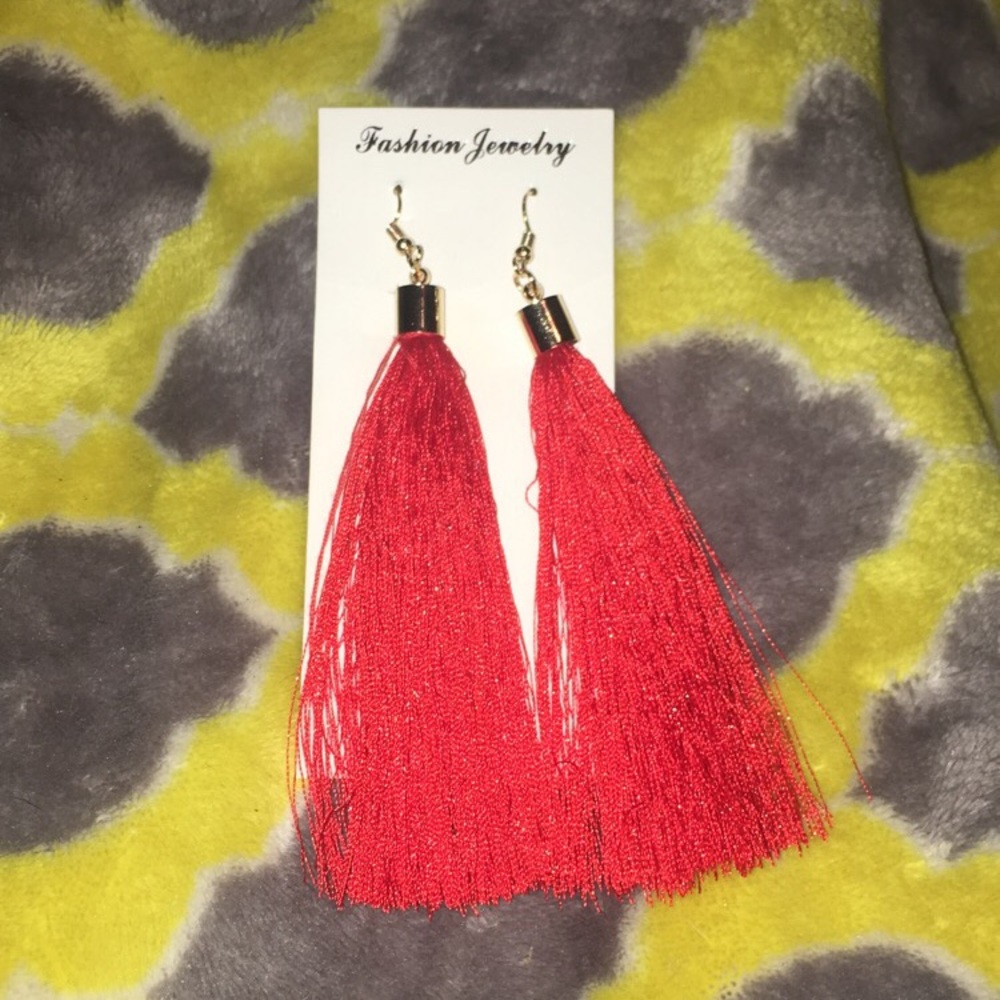 ✨SALE✨ Beautiful Red Tassel Earrings! - Picture 3 of 3